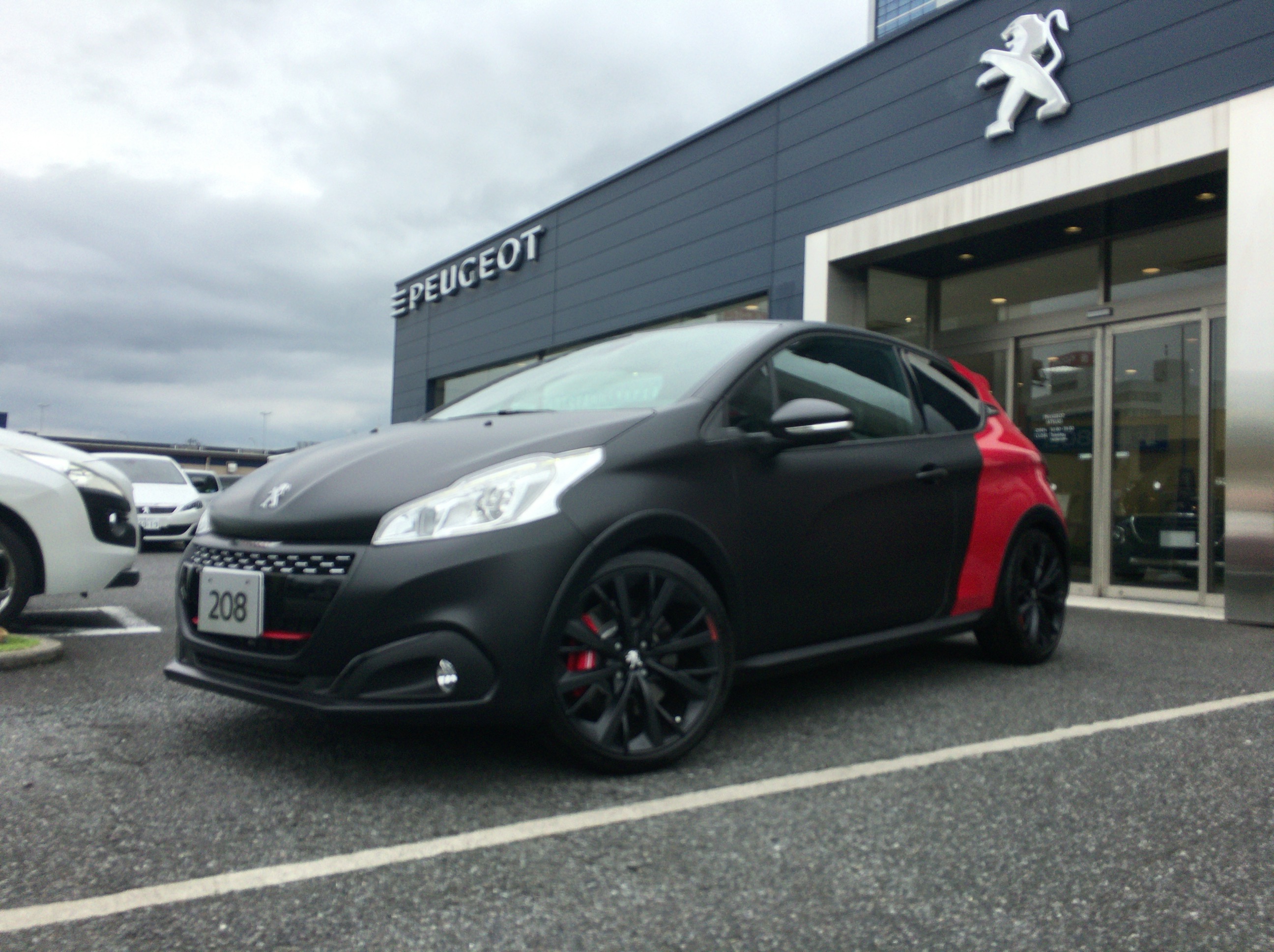 208GTi by PEUGEOT SPORT クープ・フランシュ　試乗車入りました