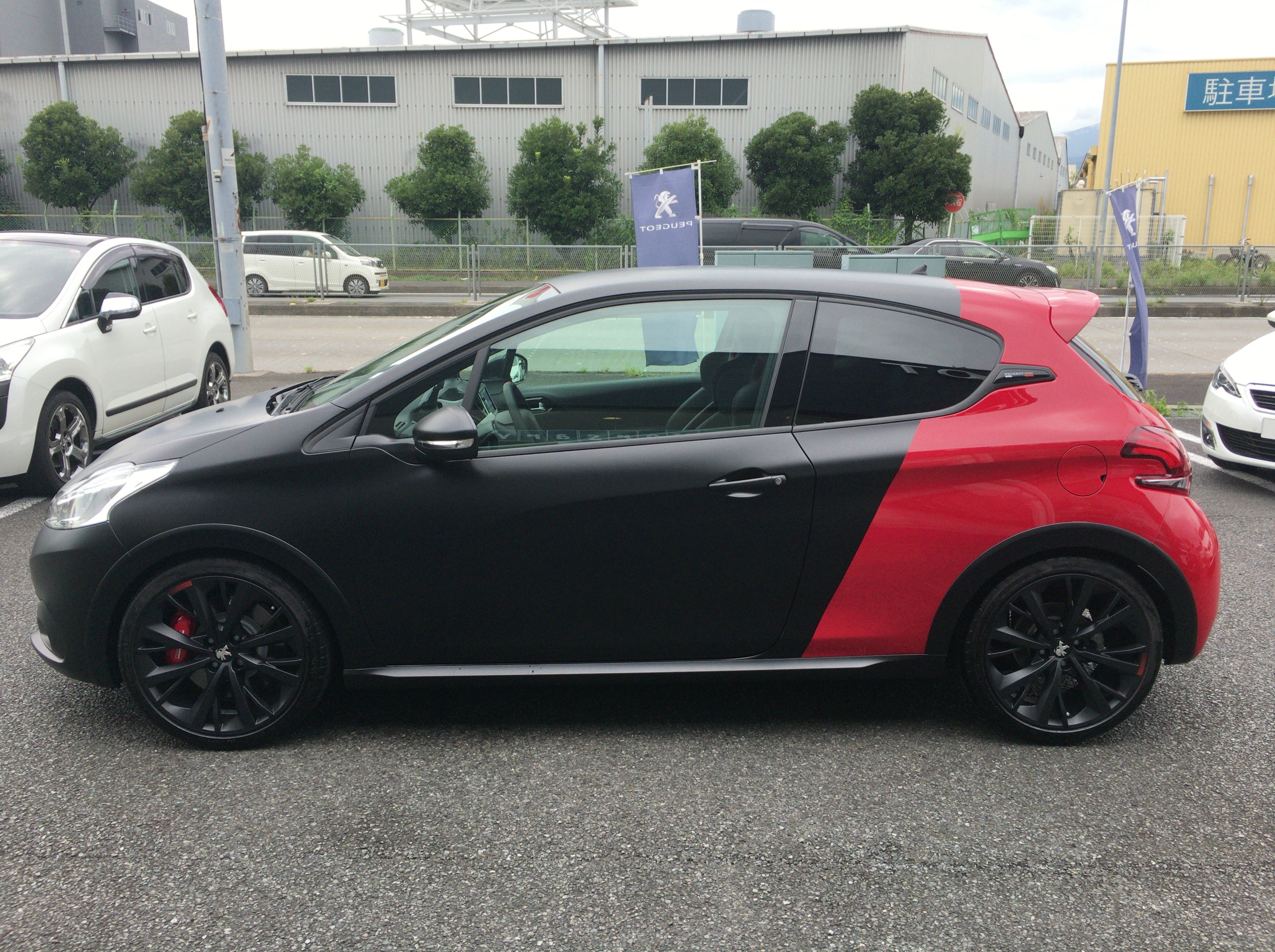 208GTi by PEUGEOT SPORT クープ・フランシュ　試乗車入りました