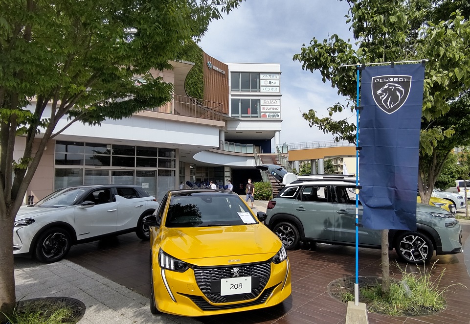 恒例の「ブランチ茅ケ崎」にて出張展示会開催！
