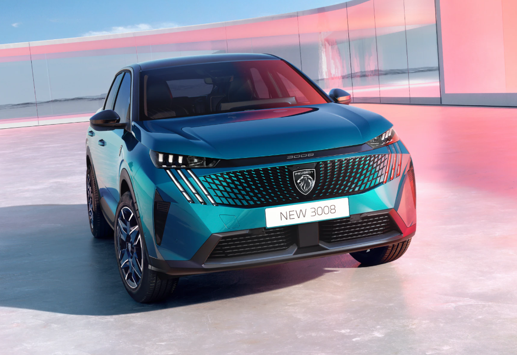 NEW 3008 HYBRID デビュー🦁