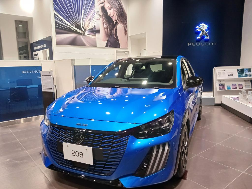 🦁PEUGEOT 208 HYBRIDデビューフェア開催🦁