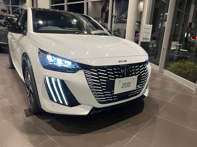ショールーム展示車入れ替えました！